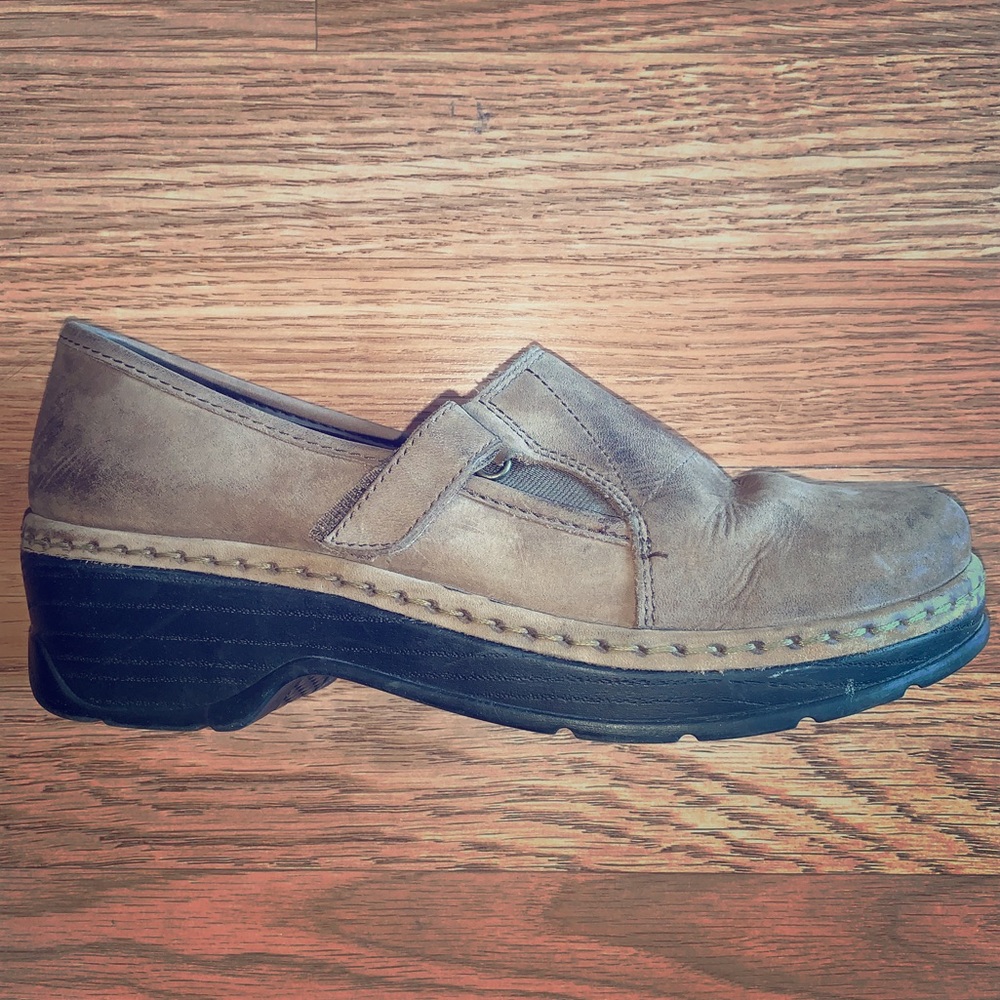 Klogs Tan Leather Comfort Walking Clog